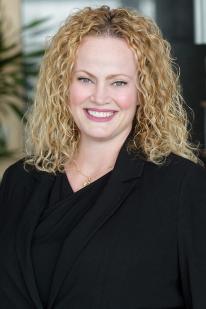 Elizabeth  Kamper Photo